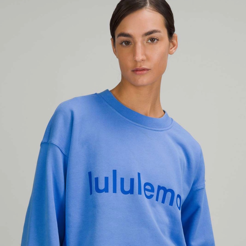 🦄 Lululemon Perfectly oversized graphic crew in Blue Nile sz 4
